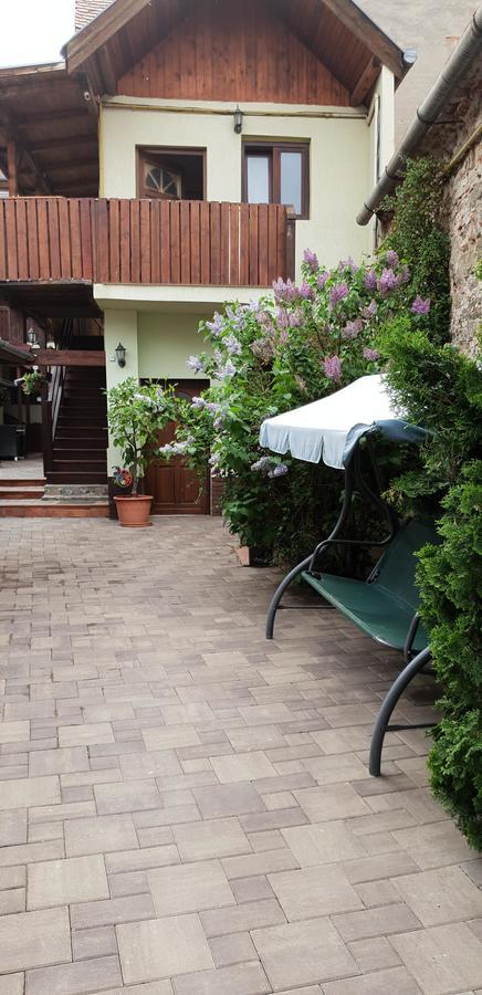 Pensiunea Cocosul Rosu Sibiu Exterior foto