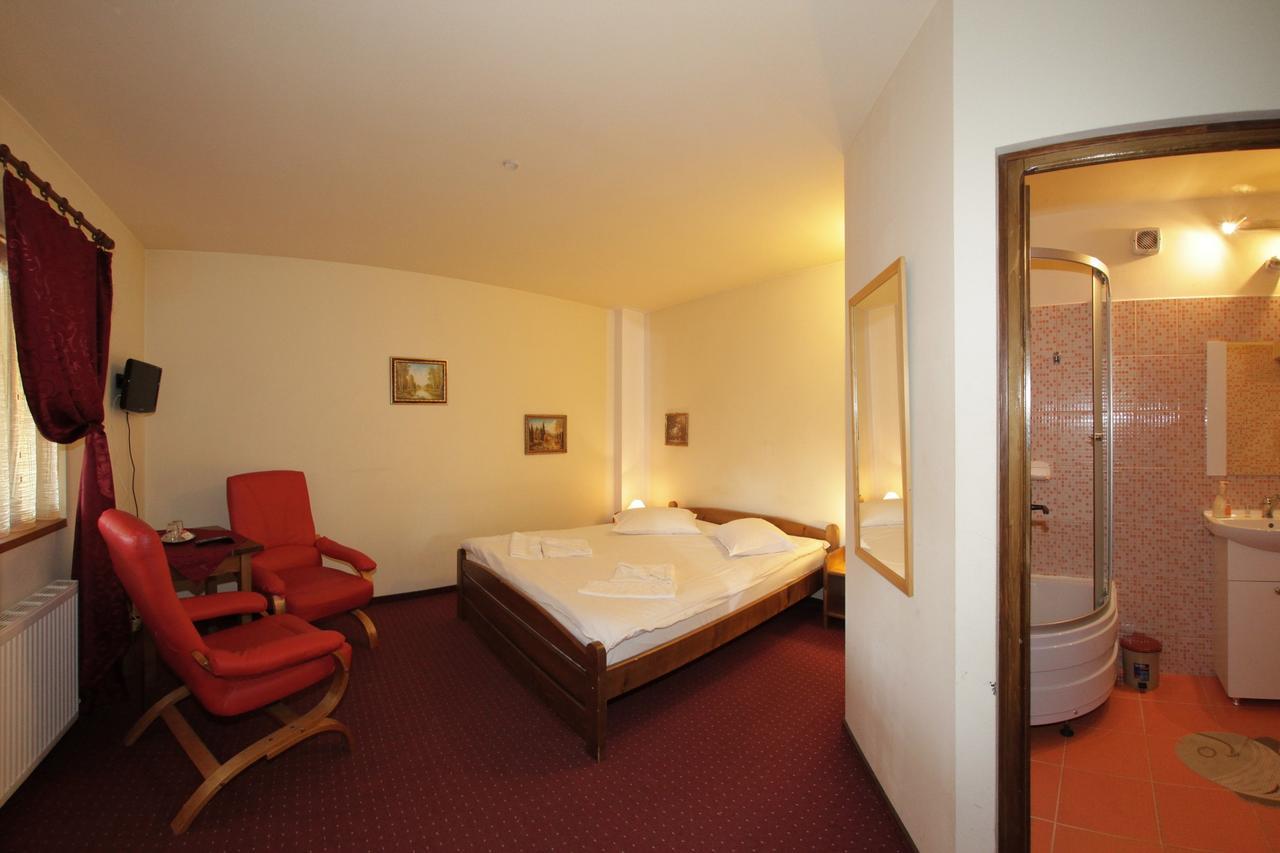 Pensiunea Cocosul Rosu Sibiu Exterior foto