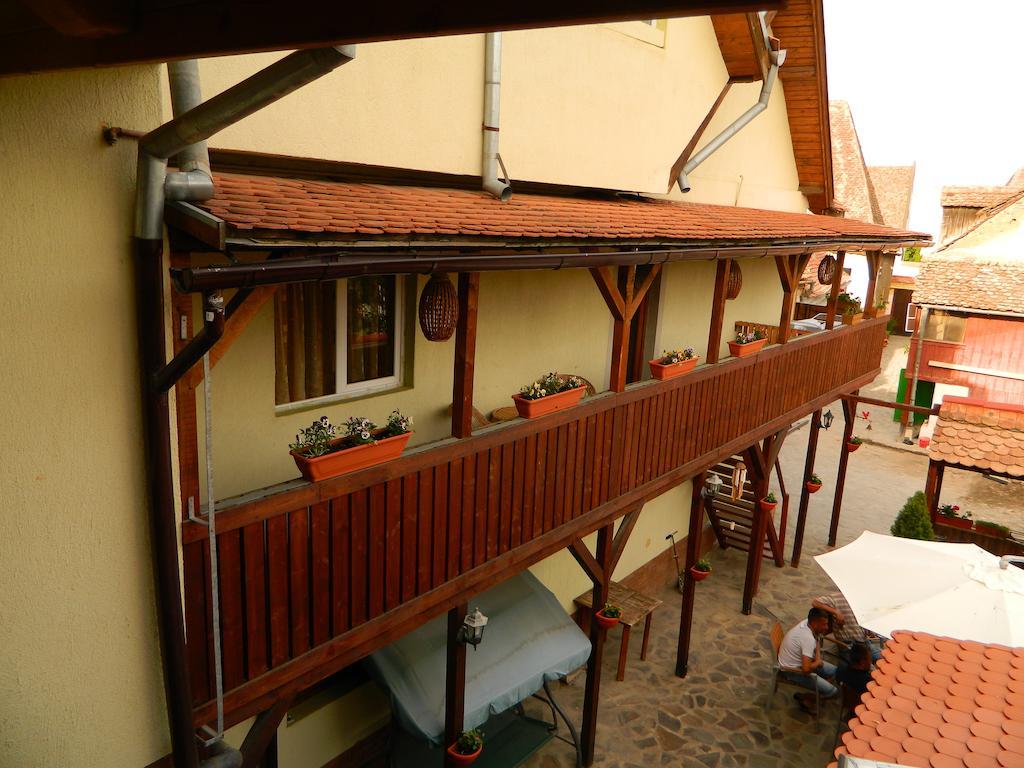 Pensiunea Cocosul Rosu Sibiu Quarto foto