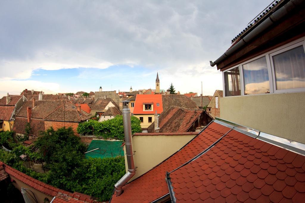 Pensiunea Cocosul Rosu Sibiu Quarto foto