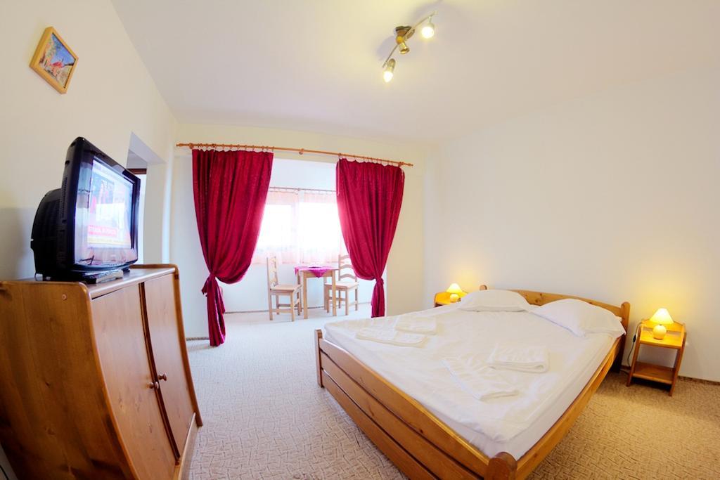 Pensiunea Cocosul Rosu Sibiu Quarto foto